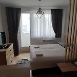 Studio apartman Pale